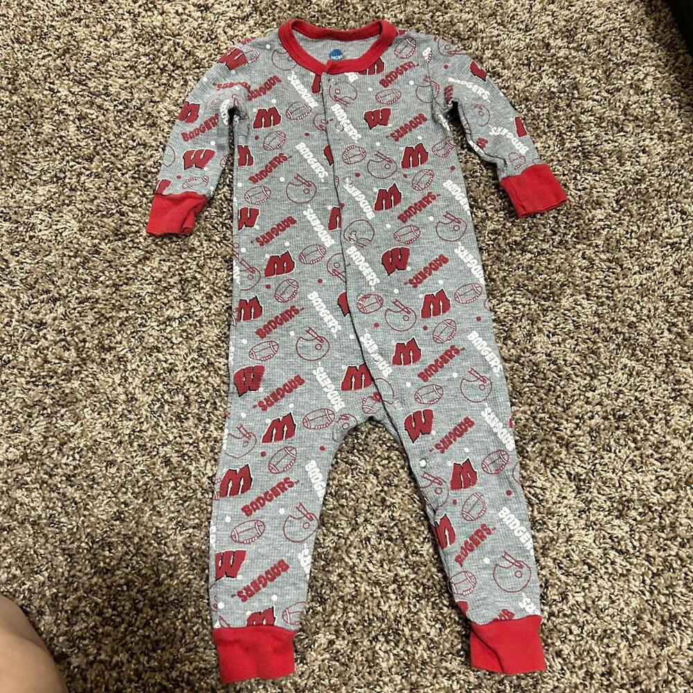 NCAA Unisex One Piece Footless University of Wisconsin Badgers Pajamas 12 Months